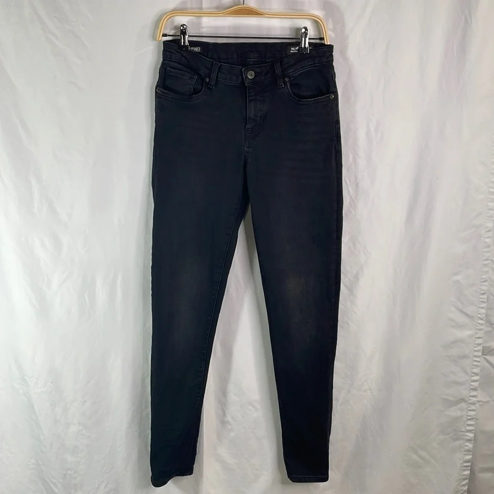 Buffalo Mid rise Skinny Alexa jeans.